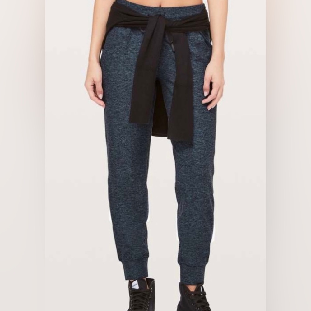 Lululemon size 8 Ready to Rulu Joggers heather navy. Excellent condition